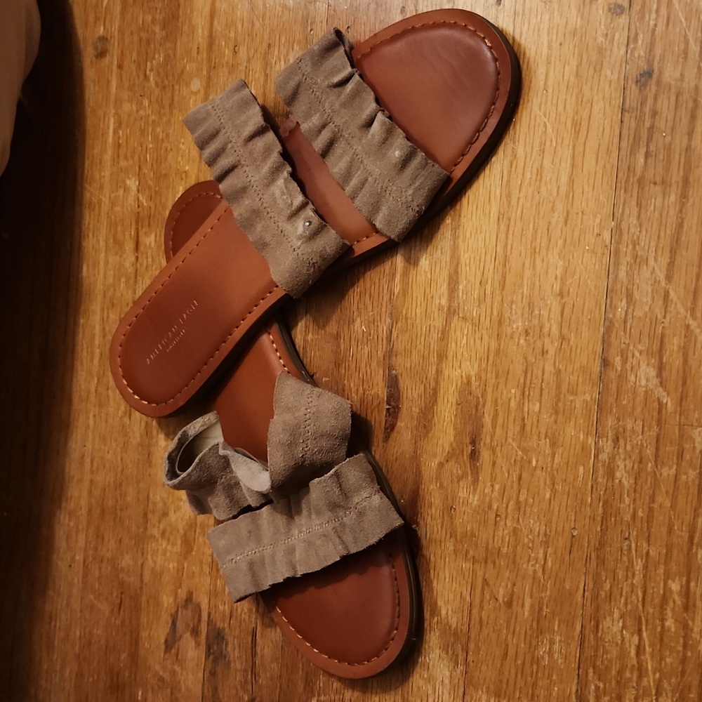 American eagle sandals